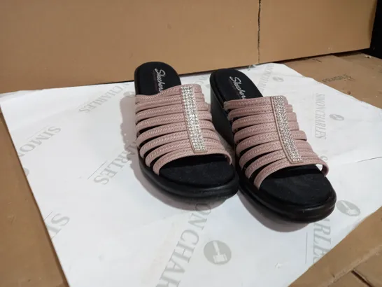 SKETCHERTS WITH MEMORY FOAM BLACK/BROWN SANDALS SIZE 6