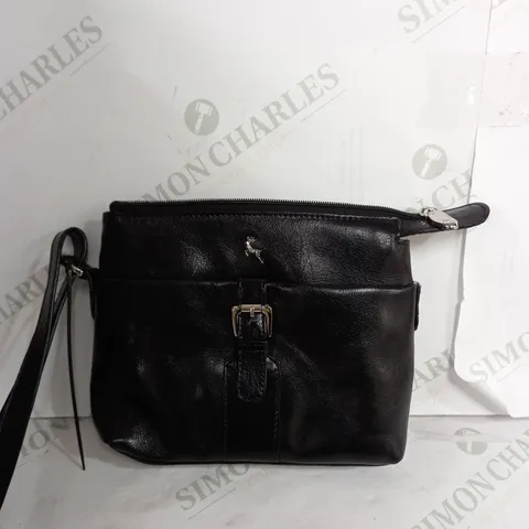 ASHWOOD BLACK HAND BAG WITH SILVER 