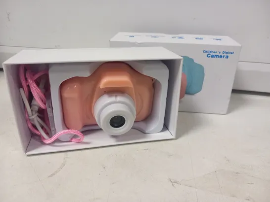 BOXED CHILDREN'S DIGITAL CAMERA