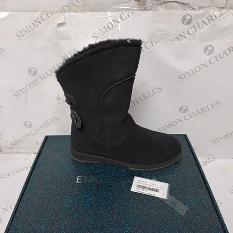 BOXED EMU AUSTRALIA FAUX SUEDE BOOTS - BLACK, SIZE 6