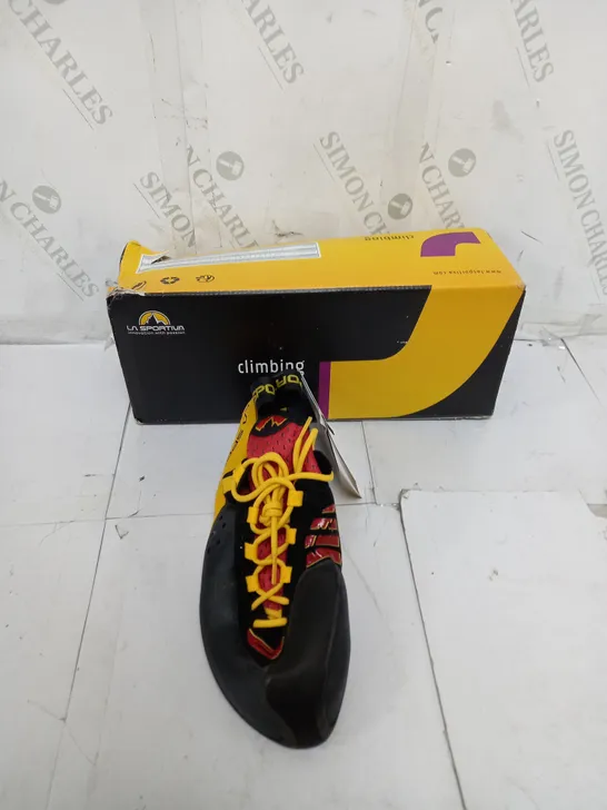 BOXED PAIR OF LA SPORTIVA CLIMBING 10R GENIUS UK 8 