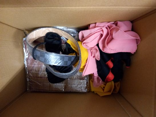 LOT OF A APPROX. 15 ASSORTED CLOTHING ACCESSORIES  IN VARYING SIZES, COLOURS AND STYLES TO INCLUDE: BOXERS, BAGS, HATS