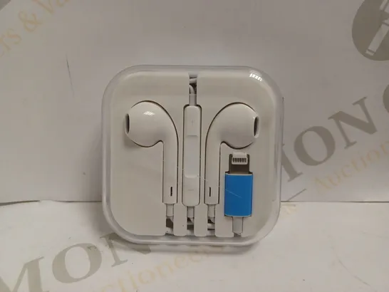 BOXED WHITE WIRED EARBUDS WITH LIGHTENING CONNECTION