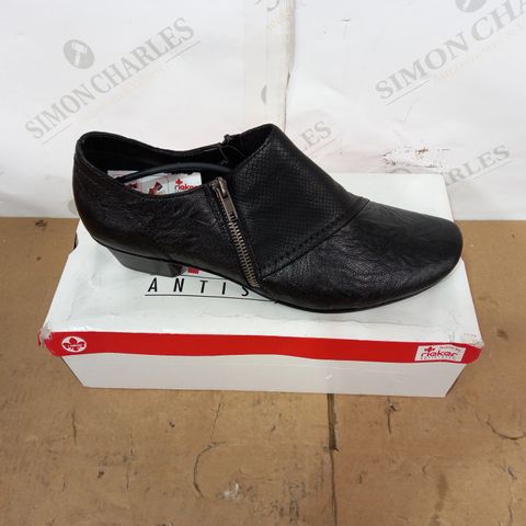 BOXED PAIR OF RIEKER SHOES - SIZE 40