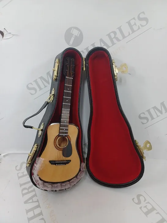 BOXED ALANO MINIATURE ACOUSTIC GUITAR ORNAMENT & CASE  