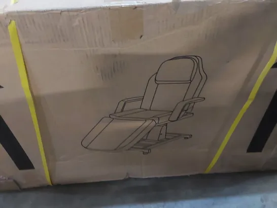 BOXED MANUAL RECLINING CHAIR IN WHITE 1/2 BOXES