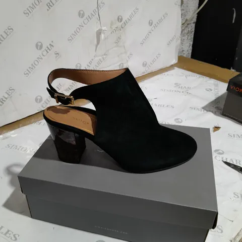 BOXED VIONIC LACEY SHOE BLACK SUEDE SIZE 9