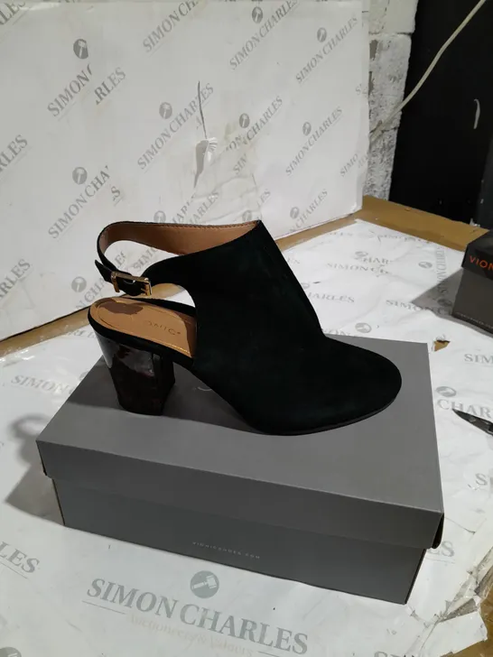 BOXED VIONIC LACEY SHOE BLACK SUEDE SIZE 9