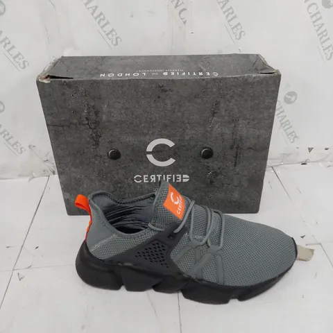 BOXED PAIR OF CERTIFIED RAY RUNNER GREY/ORANGE SIZE 9