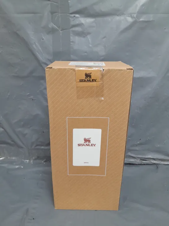 BOXED AND SEALED STANLEY FLOWSTATE TUMBLER BOTTLE 