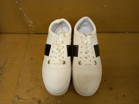 KOI FOOTWEAR WHITE TRAINERS WITH BLACK DETAIL - SIZE 4