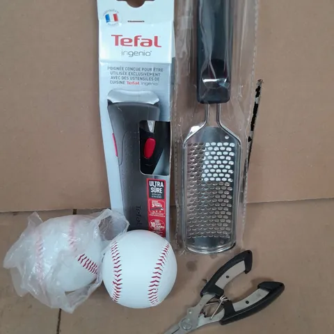 APPROXIMATELY 20  ASSORTED HOUSEHOLD ITEMS TOO INCLUDE, TEFAL HANDLE - GRATER - BASEBALL 