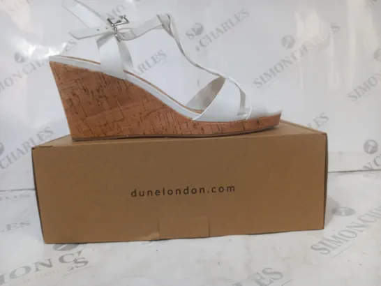 BOXED DUNE LONDON OPEN TOE WEDGE SANDALS IN WHITE SIZE 7