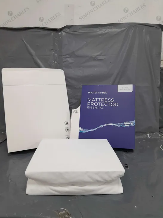 WHITE MATTRESS PROTECTOR DOUBLE