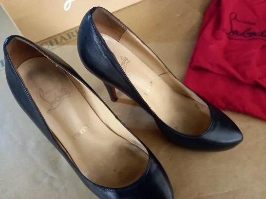 PAIR OF CHRISTIAN LOUBOUTIN BLACK HEELS - 40