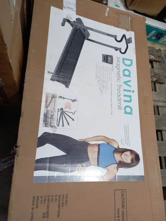 BOXED DAVINA MAGNETIC TREADMILL 