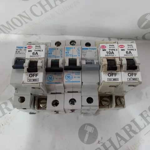 BOX OF APPROX 7 ASSORTED TERMINALS TO INCLUDE - SERIES E 6000 3 - MEM M9 TYPE 3 -HAGER MTN 140 B40 