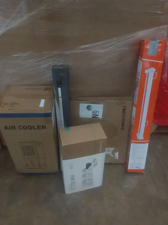 PALLET OF ASSORTED ITEMS INCLUDING AIR COOLER, LIQUID CPU COOLER, TOILET SEAT, RETRACTABLE SAFETY GATE, DOOR BRACE