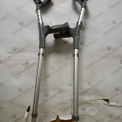 NRS HEALTHCARE DOUBLE ADJUSTABLE CRUTCHES