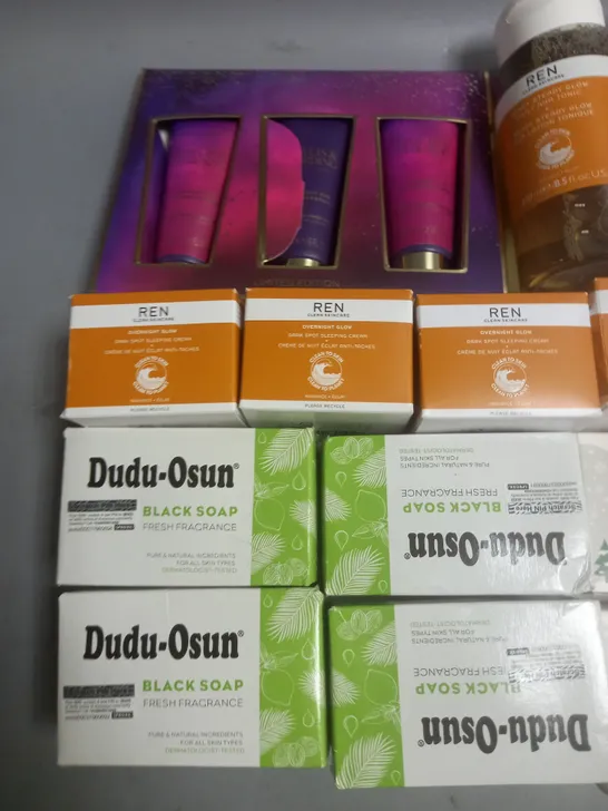 LOT OF APPROXIMATELY 30 ASSORTED HEALTH AND BEAUTY ITEMS TO INCLUDE DUDU-OSUN BLACK SOAP, REN AHA TONIC AND NAIL DECORATIONS