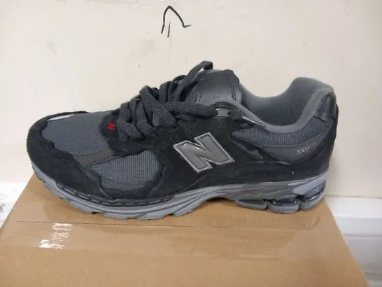 NEW BALANCE GREY TRAINERS SIZE 10.5