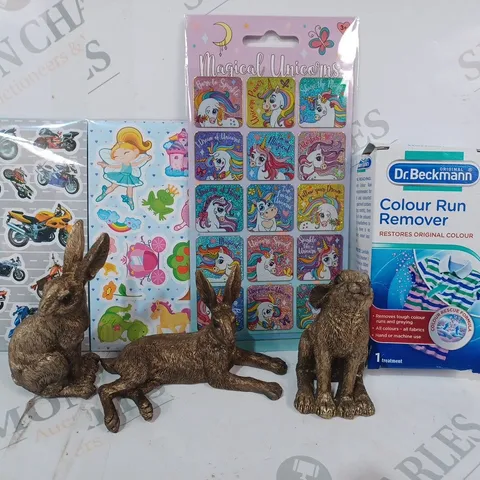 APPROXIMATELY 10 ASSORTED HOUSEHOLD ITEMS TO INCLUDE DR.BECKMANN COLOUR RUN REMOVER, MAGICAL UNICORN STICKERS, DECORATIVE RABBIT ORNAMENTS, ETC