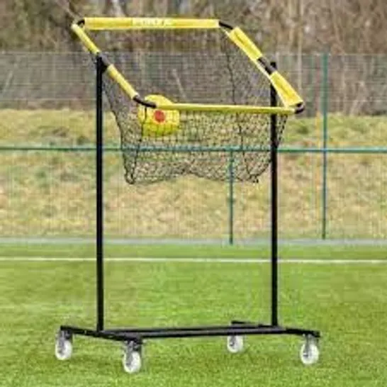 BOXED NET WORLD SPORTS SNAP & PASS TRAINER NET