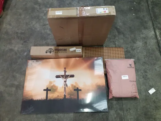 PALLET OF ASSORTED PRODUCTS INCLUDING LED CEILING LIGHT, JESUS CANVAS PRINT, CHANGING BAG, LED LIGHT BAR