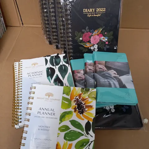 LOT OF 14 ITEMS INCLUDING CALENDARS, DIARIES, PLANNERS