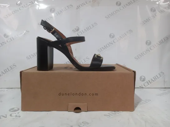 BOXED PAIR OF DUNE LONDON LEATHER SNAFFLE BLOCK HEEL SANDALS IN BLACK SIZE 7