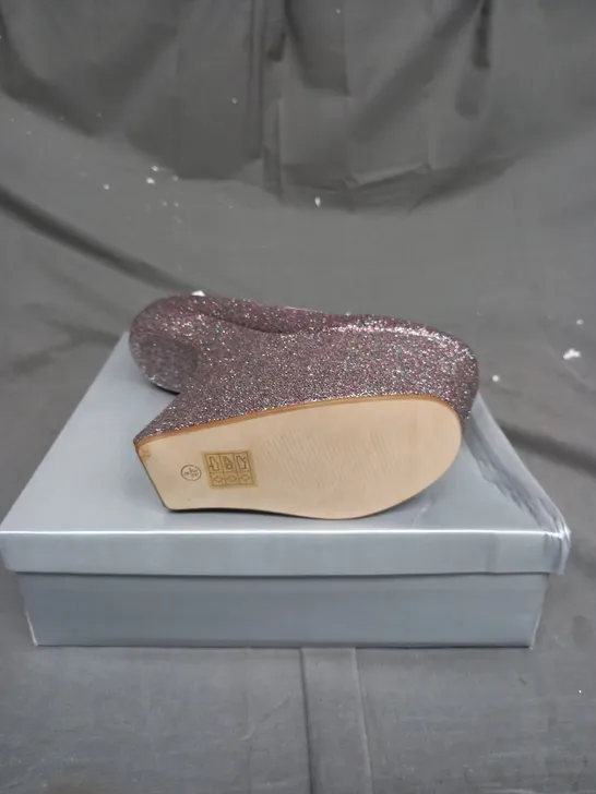 BOX OF APPROXIMATELY 14 PAIRS OF BOXED MULTI GLITTER HIGH HEEL SHOES IN VARIOUS SIZES