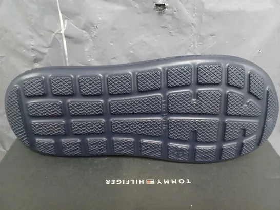 BOXED TOMMY HILFIGER FOAM SLIDES IN NAVY - 40/41