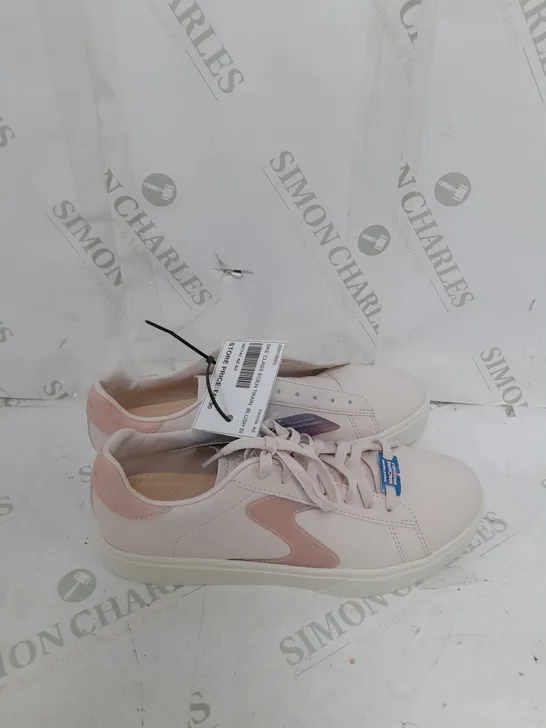 BOXED SKECHERS COURT CLASSICS BLUSH SALMON SIZE 5