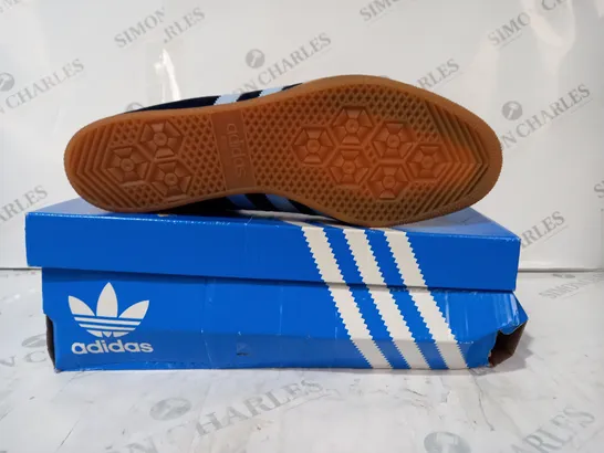 BOXED PAIR OF ADIDAS BERLIN SHOES IN NAVY/BLUE UK SIZE 10