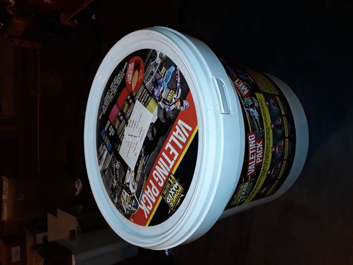 MAXED VALETING PACK CAR CLEANING SET 3138233Simon Charles Auctioneers