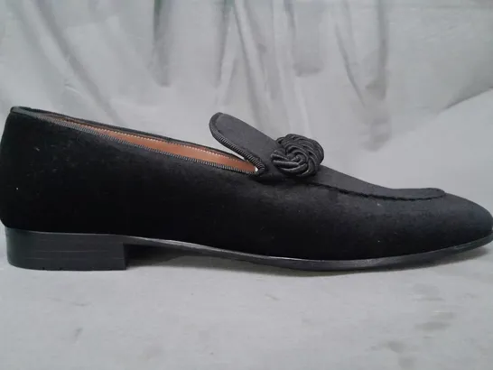 BOXED PAIR OF LÓLÚ LONDON VELVET SLIP-ON SHOES IN BLACK EU SIZE 42