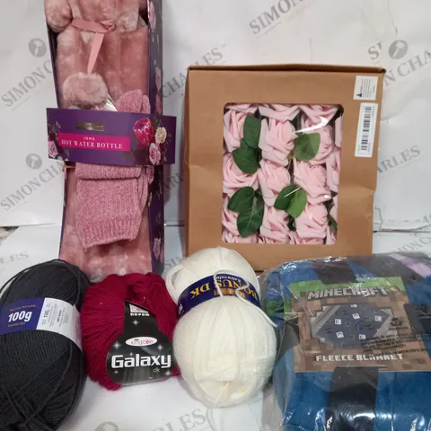 BOX OF APPROXIMATELY 15 ASSORTED ITEMS TO INCLUDE  COLOURED YARN, LONG HOT WATER BOTTLE, MINECRAFT FLEECE BLANKET ETC