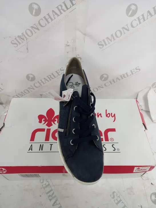 BOXED RIEKER SIZE 6 NAVY WEDGE TRAINER 