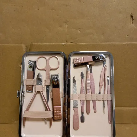 MANICURE SET & NAIL CLIPPER SET