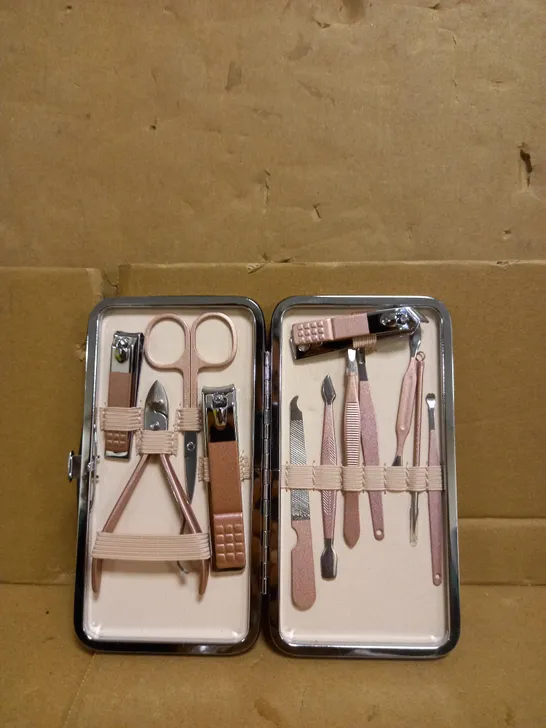 MANICURE SET & NAIL CLIPPER SET