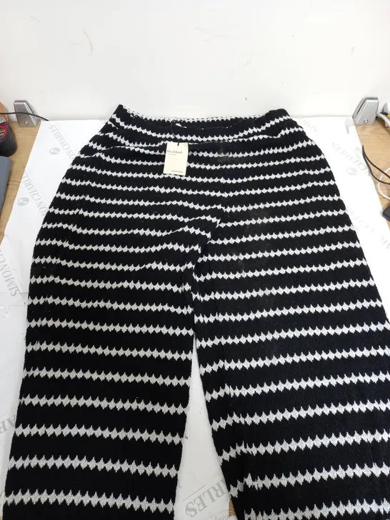 RIVER ISLAND STUDIOS RELAXED PANTS IN BLACK WITH WHITE STRIPES - UK 18