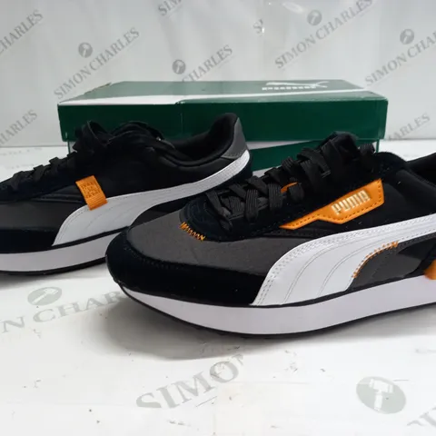 BOXED PAIR OF PUMA RIDER DISPLACED TRAINERS - UK 9