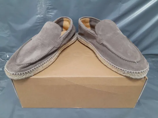 BOXED PAIR OF MOSS ESPADRILLE SHOES IN TAUPE UK SIZE 11