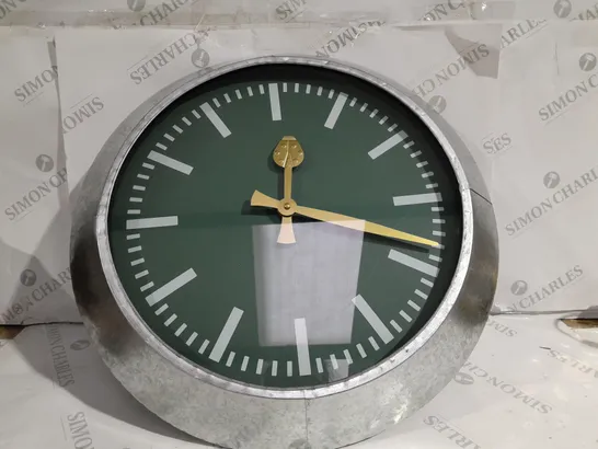 BOXED LARGE OUTDOOR GALVANISED STEEL CLOCK - GREEN FACE