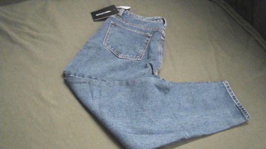 PRETTY LITTLE THING MID WASH MOM JEAN UK SIZE 14
