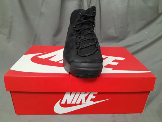 BOXED PAIR OF NIKE CITY CLASSIC BOOTS IN BLACK UK SIZE 6