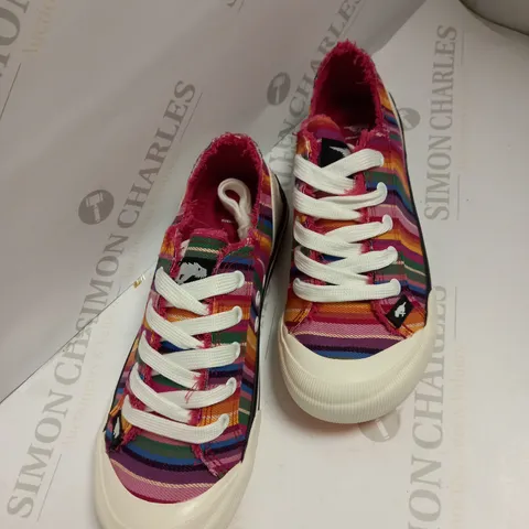 ROCKET DOG RAINBOW TRAINERS - SIZE 5