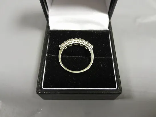 18CT WHITE GOLD FIVE STONE HALF ETERNITY RING SET WITH NATURAL DIAMOND WEIGHING +-1.53CT