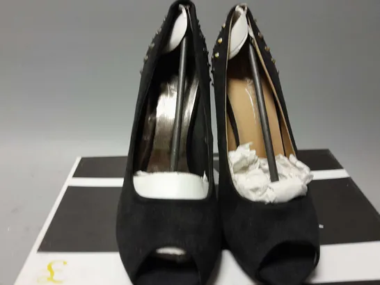 APPROXIMATELY 14 ANNE MICHELLE MANADE UPPER OPEN TOE HEELS IN BLACK IN VARIOUS SIZES