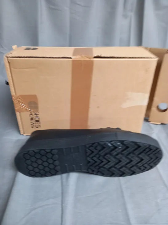 BOXED PAIR OF SHOES FOR CREW BLACK LOW TRAINERS SIZE UK 8